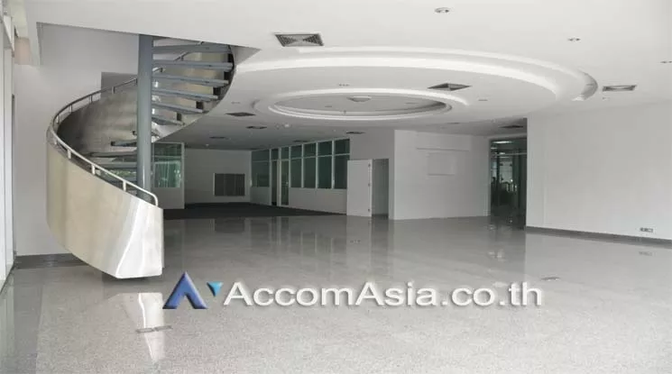 8  Office Space for rent and sale in Sukhumvit ,Bangkok BTS Ekkamai at 42 Tower AA10427